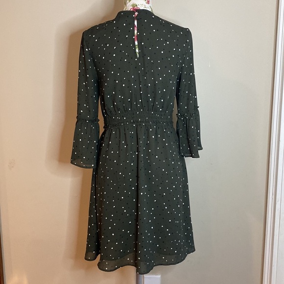 H&M | green and black & white polka dot bell sleeved dress - Picture 2 of 8